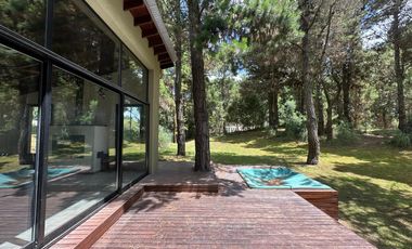 VENTA Casa 6 ambientes en COSTA ESMERALDA Barrio Deportivo II