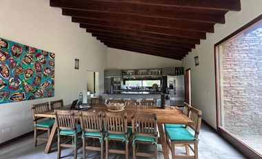 VENTA Casa 6 ambientes en COSTA ESMERALDA Barrio Deportivo II