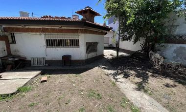 Casa en venta - 3 Dormitorios 3 Baños - 322Mts2 - Wilde, Avellaneda