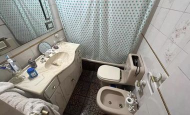 Casa en venta - 3 Dormitorios 3 Baños - 322Mts2 - Wilde, Avellaneda