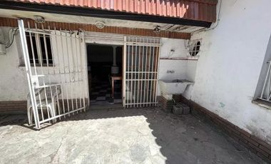 Casa en venta - 3 Dormitorios 3 Baños - 322Mts2 - Wilde, Avellaneda