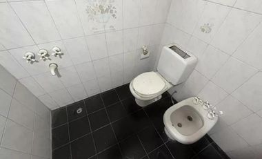 Casa en venta - 3 Dormitorios 3 Baños - 322Mts2 - Wilde, Avellaneda