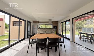 Venta en Residencial 1 de Costa Esmeralda - 3 dormitorios - pileta - fondo privado