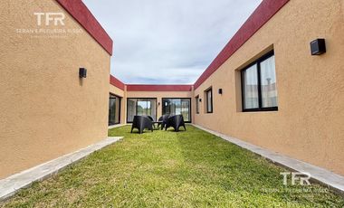 Venta en Residencial 1 de Costa Esmeralda - 3 dormitorios - pileta - fondo privado