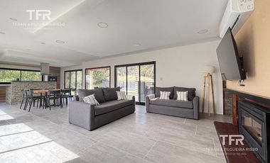 Venta en Residencial 1 de Costa Esmeralda - 3 dormitorios - pileta - fondo privado