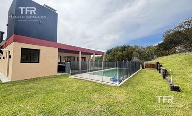 Venta en Residencial 1 de Costa Esmeralda - 3 dormitorios - pileta - fondo privado