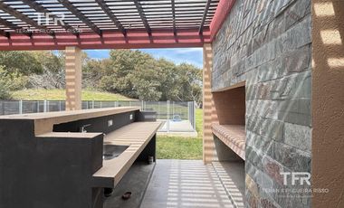 Venta en Residencial 1 de Costa Esmeralda - 3 dormitorios - pileta - fondo privado