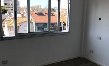 DEPARTAMENTO DOS AMBIENTES VENTA EN AV. ALSINA  15 4°A  C/COCH (BANFIELD)