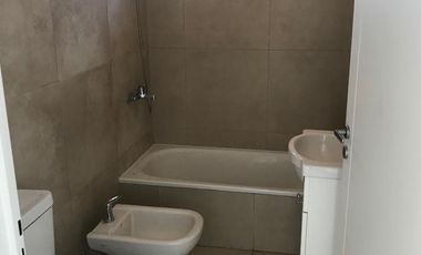 DEPARTAMENTO DOS AMBIENTES VENTA EN AV. ALSINA  15 4°A  C/COCH (BANFIELD)