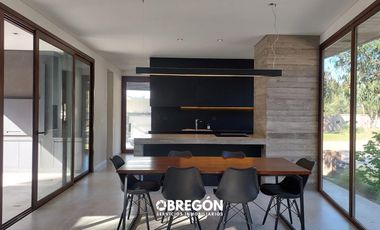 Alquiler casa en Costa Esmeralda para 6 personas verano 2024