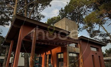 Monoambiente con terreno propio en Costa del Este - Los Pinos e/ Malvones y Pensamientos  al 1169