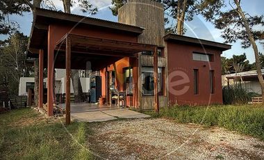 Monoambiente con terreno propio en Costa del Este - Los Pinos e/ Malvones y Pensamientos  al 1169