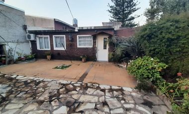 VENTA - Chalet 2 Dorm + Dpto - Adrogué  Marmol