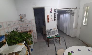 VENTA - Chalet 2 Dorm + Dpto - Adrogué  Marmol
