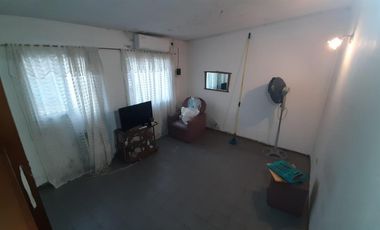 VENTA - Chalet 2 Dorm + Dpto - Adrogué  Marmol