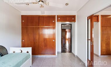 Venta Casa 5 Ambientes Tapiales