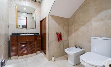 Venta Casa 5 Ambientes Tapiales