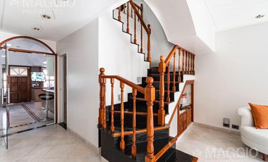 Venta Casa 5 Ambientes Tapiales