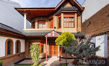 Venta Casa 5 Ambientes Tapiales