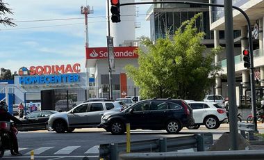 Monoambiente divisible con balcón Apto Profesional