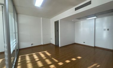 Oficina en Arriendo en Av La DEhesa 1200