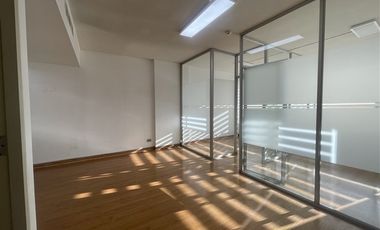 Oficina en Arriendo en Av La DEhesa 1200