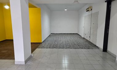 ALQUILER DE EXCELENTE LOCAL DE 60 M² SOBRE AVENIDA LUCIANO VALETTE-ZONACOMERCIAL - INMEJORABLE ACCESO - VARIOS DESTINOS POSIBLES - MONTE GRANDE.