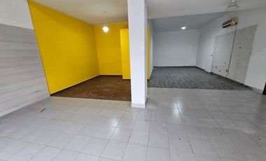 ALQUILER DE EXCELENTE LOCAL DE 60 M² SOBRE AVENIDA LUCIANO VALETTE-ZONACOMERCIAL - INMEJORABLE ACCESO - VARIOS DESTINOS POSIBLES - MONTE GRANDE.