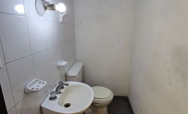 ALQUILER DE EXCELENTE LOCAL DE 60 M² SOBRE AVENIDA LUCIANO VALETTE-ZONACOMERCIAL - INMEJORABLE ACCESO - VARIOS DESTINOS POSIBLES - MONTE GRANDE.