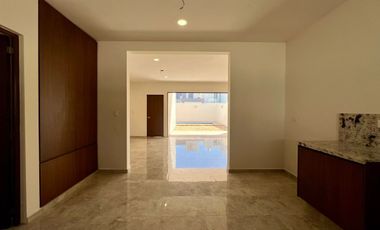 CASA EN VENTA EN PRIV. ZENDERA  DE 3 HABITACIONES CON ALBERCA AMPLIA