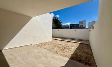 CASA EN VENTA EN PRIV. ZENDERA  DE 3 HABITACIONES CON ALBERCA AMPLIA