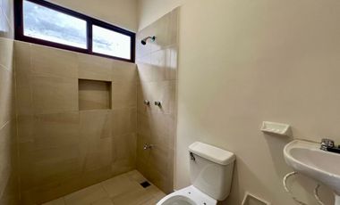 CASA EN VENTA EN PRIV. ZENDERA  DE 3 HABITACIONES CON ALBERCA AMPLIA