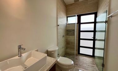 CASA EN VENTA EN PRIV. ZENDERA  DE 3 HABITACIONES CON ALBERCA AMPLIA
