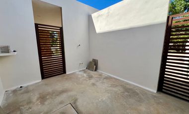 CASA EN VENTA EN PRIVADA ZENDERA DE 3 HABITACIONES EN ESQUINA CON ALBERCA