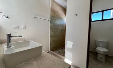 CASA EN VENTA EN PRIVADA ZENDERA DE 3 HABITACIONES EN ESQUINA CON ALBERCA
