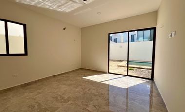 CASA EN VENTA EN PRIVADA ZENDERA DE 3 HABITACIONES EN ESQUINA CON ALBERCA