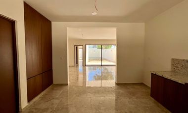 CASA EN VENTA EN PRIVADA ZENDERA DE 3 HABITACIONES EN ESQUINA CON ALBERCA