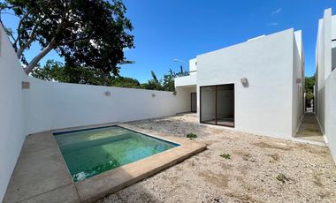 CASA EN VENTA EN PRIVADA ZENDERA DE 3 HABITACIONES EN ESQUINA CON ALBERCA