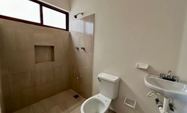 CASA EN VENTA EN PRIVADA ZENDERA DE 3 HABITACIONES EN ESQUINA CON ALBERCA