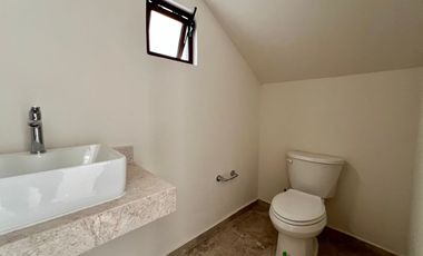 CASA EN VENTA EN PRIVADA ZENDERA DE 3 HABITACIONES EN ESQUINA CON ALBERCA