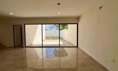 CASA EN VENTA EN PRIVADA ZENDERA DE 3 HABITACIONES EN ESQUINA CON ALBERCA