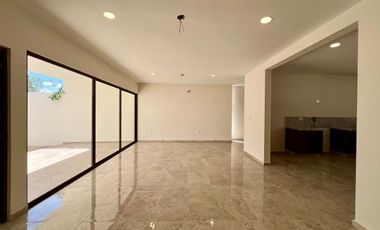 CASA EN VENTA EN PRIVADA ZENDERA DE 3 HABITACIONES EN ESQUINA CON ALBERCA