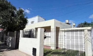 Casa en venta - 2 Dormitorios 1 Baño - Ituzaingó