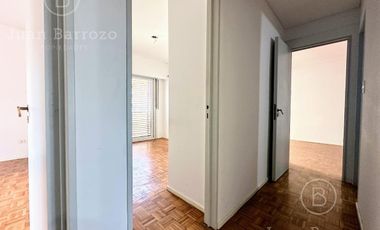 Venta Departamento de 3 ambientes con cochera en Lomas de Zamora Oeste.
