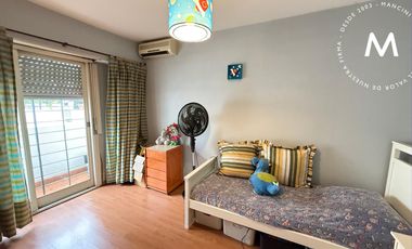 Casa en venta de 4 ambientes con cochera - Villa Ballester