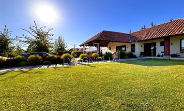 Casa en Arriendo en club de campo los lirios