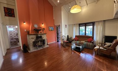 Casa sobre dos lotes