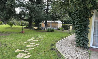 Casa sobre dos lotes