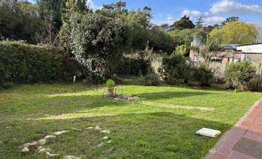 Casa sobre dos lotes