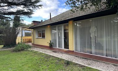 Casa sobre dos lotes